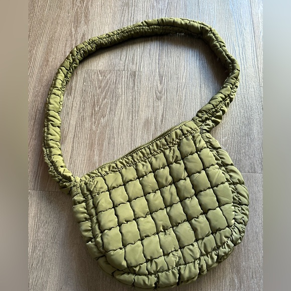 Urban Expressions Quilted Crossbody - Picture 3 of 3